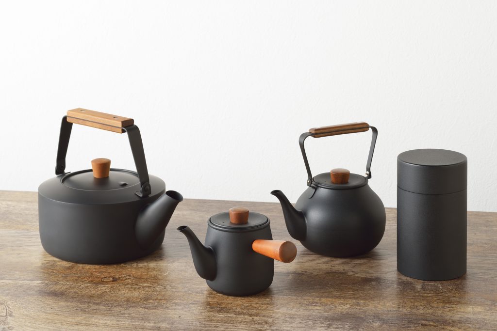 くろいろ茶筒（大） - 宮崎製作所公式ウェブサイト