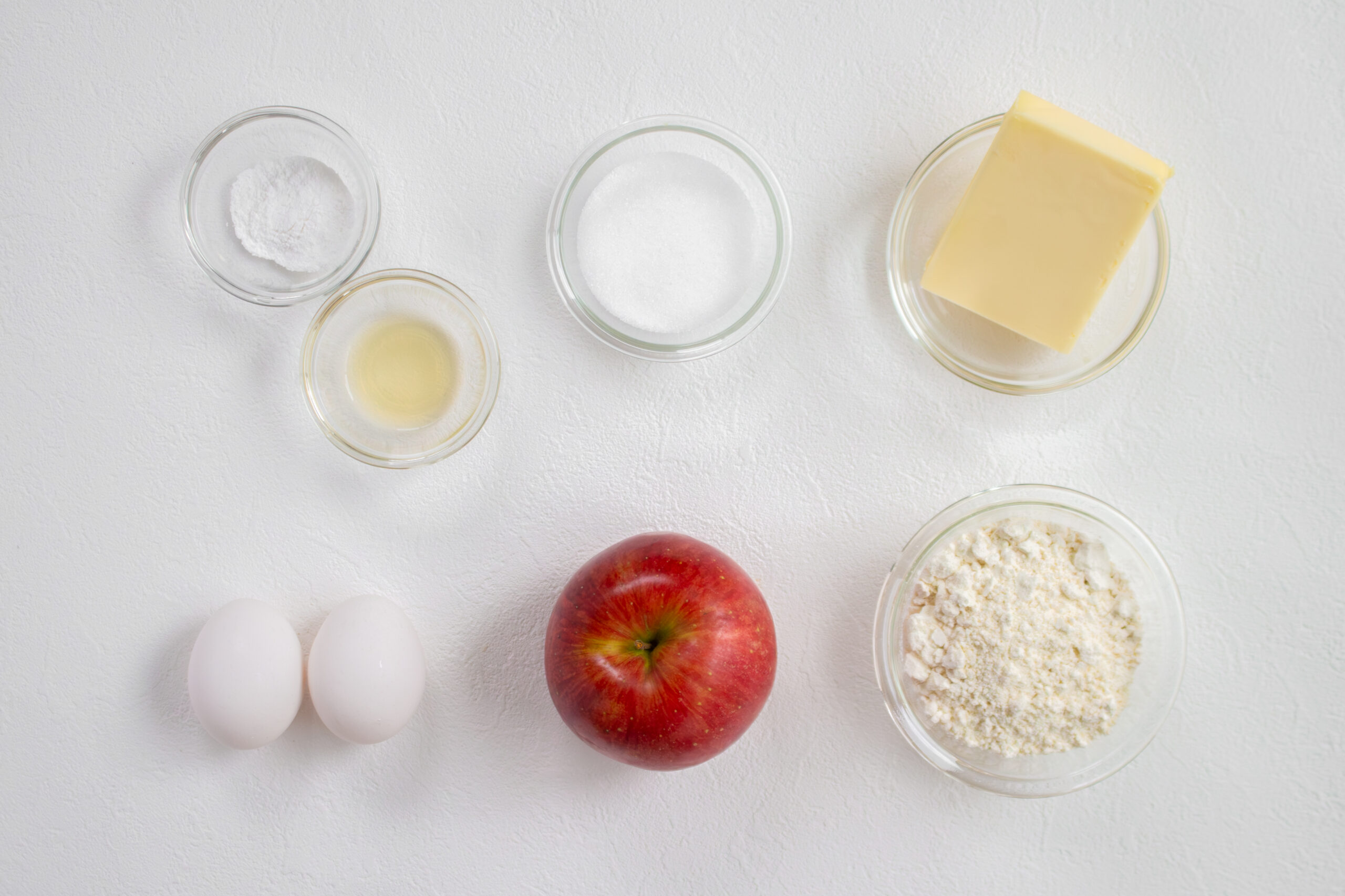 りんごケーキの材料